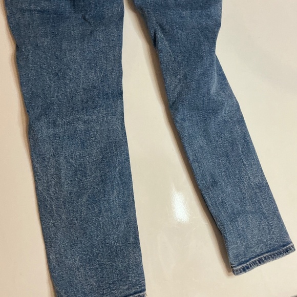Women’s American Eagle Mom Jean Strigid Ripped torn knees size 0 - Picture 7 of 7